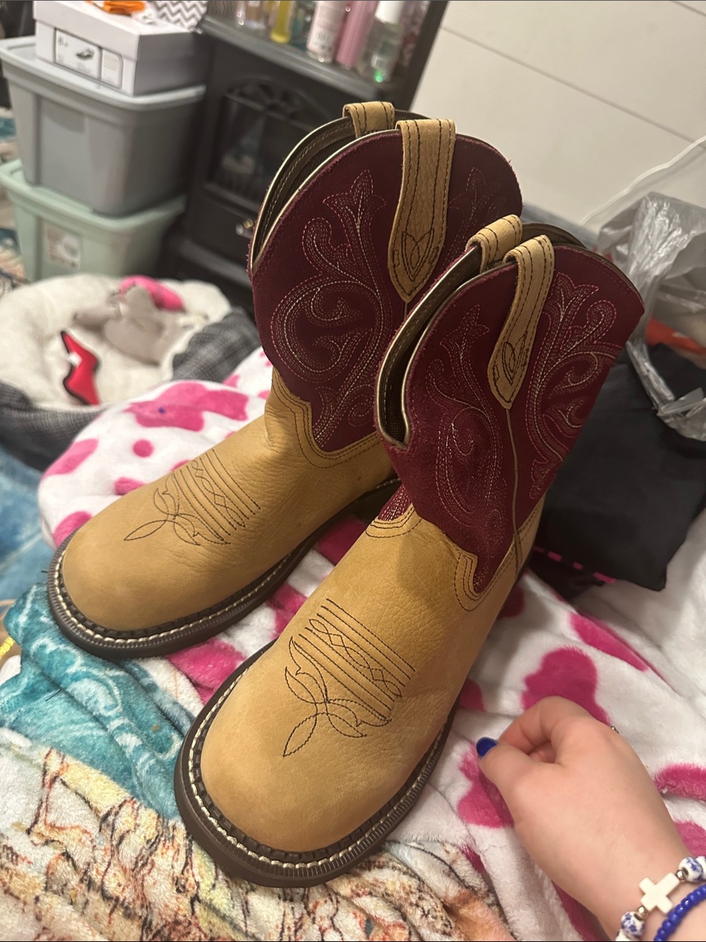 Ariat Two-Tone Tan and Burgundy Women’s Western Ankle Boots NEVER WORN